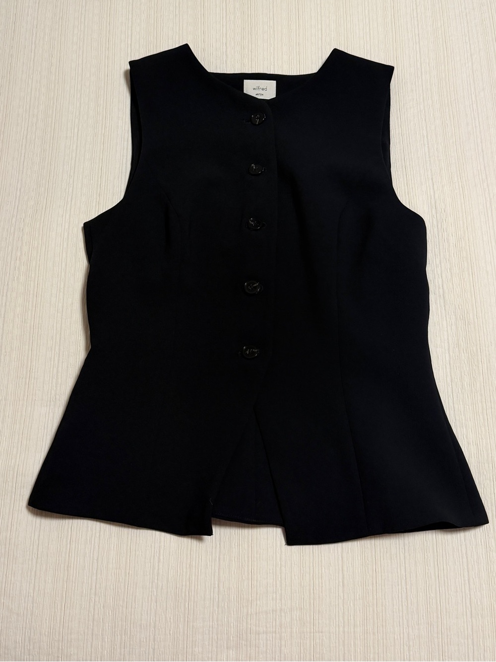 NWOT - Aritzia Regal Vest -  Black - Sz 6
